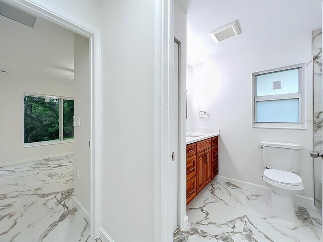 Building Photo - 11148 Pinewood Cove Ln