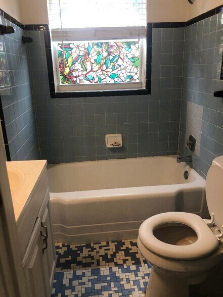 Building Photo - 1724 Rodman St