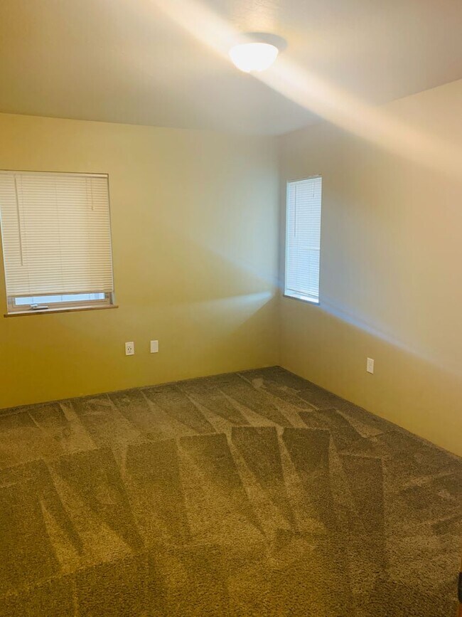 Building Photo - 4404 Deveraux Pl