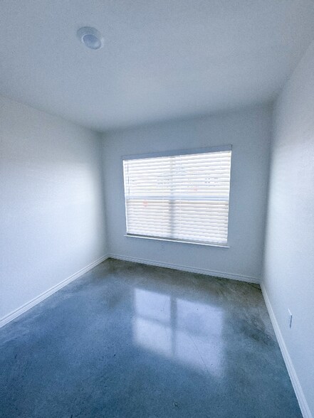 Building Photo - 1146 Lindsey Dr