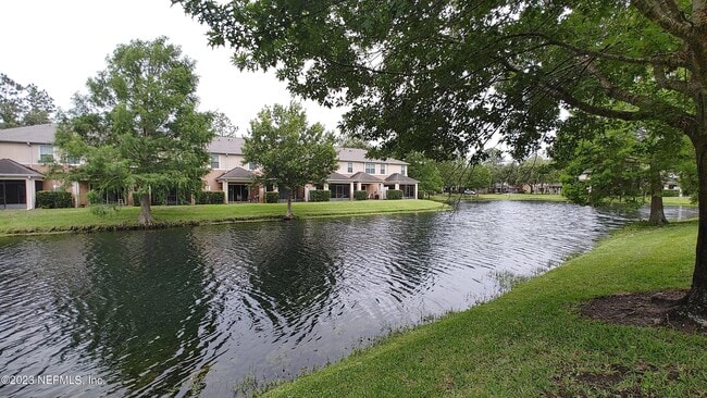 Building Photo - 5956 Pavilion Dr
