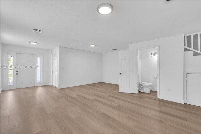 Building Photo - 140 NW 70th St
