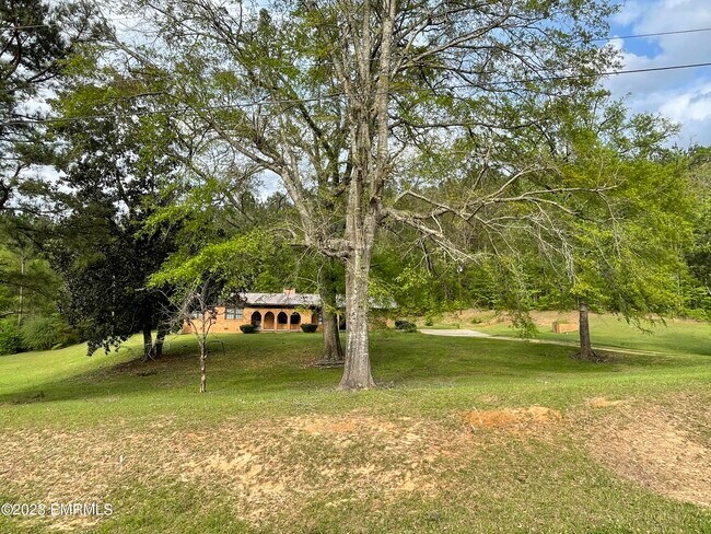 Building Photo - 10570 Woods Rd