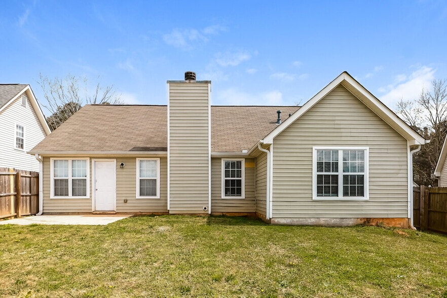 Building Photo - 4935 River Overlook Way