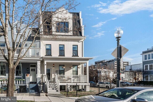 Primary Photo - 1201 Staples St NE