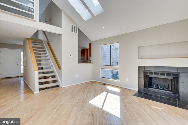 Building Photo - 1656 Cedar Hollow Way