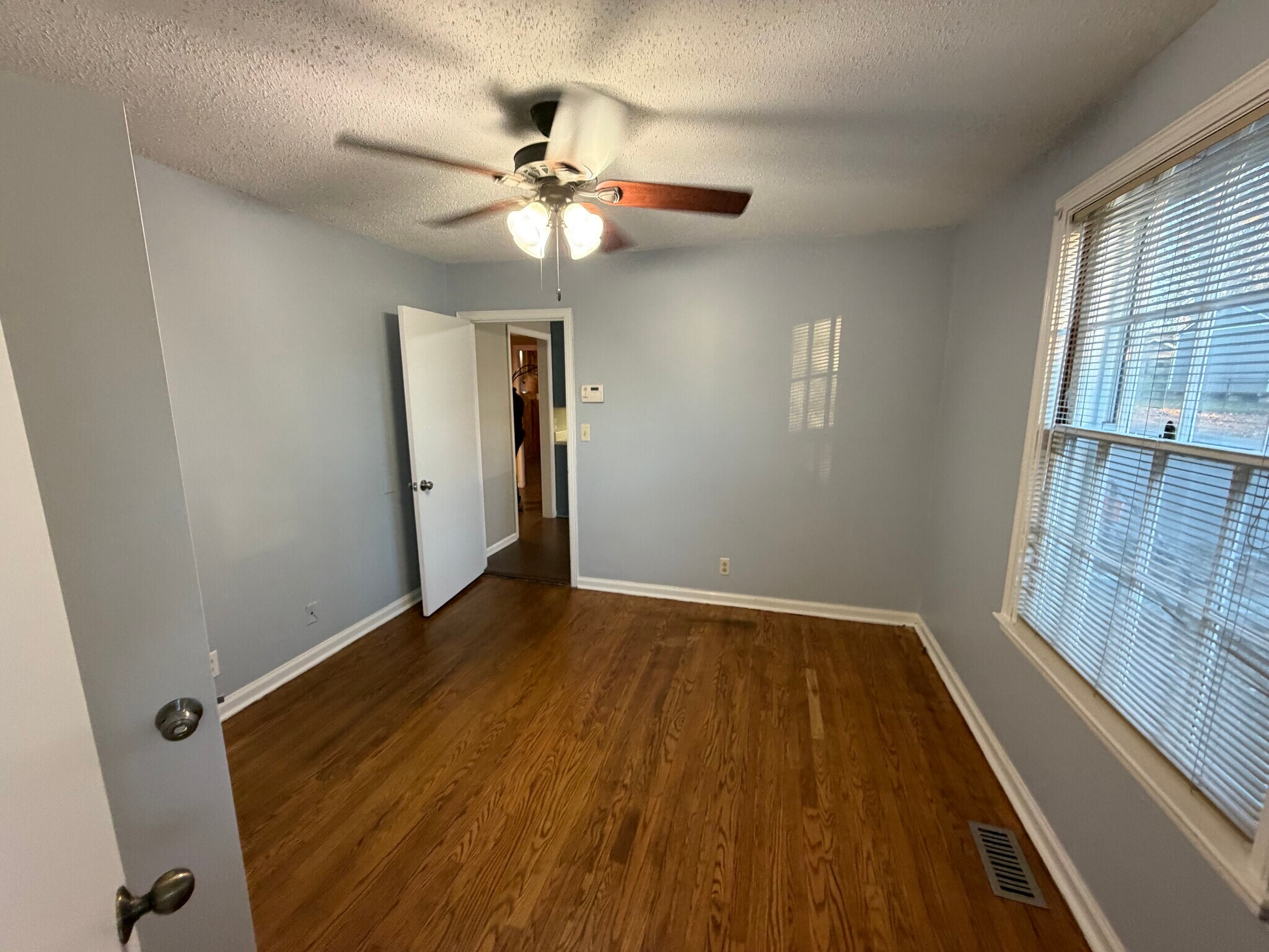 Building Photo - 2313 Ingleside Dr