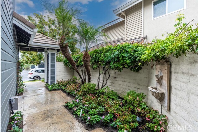 Building Photo - 2750 Point Del Mar