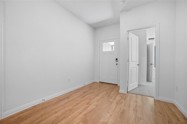 Building Photo - 18000 Purple Top Ln