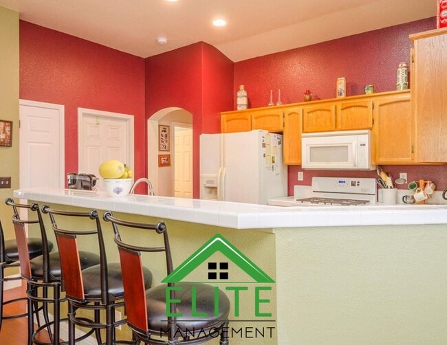 Building Photo - Charming 3-Bedroom Home in Prime Elk Grove...
