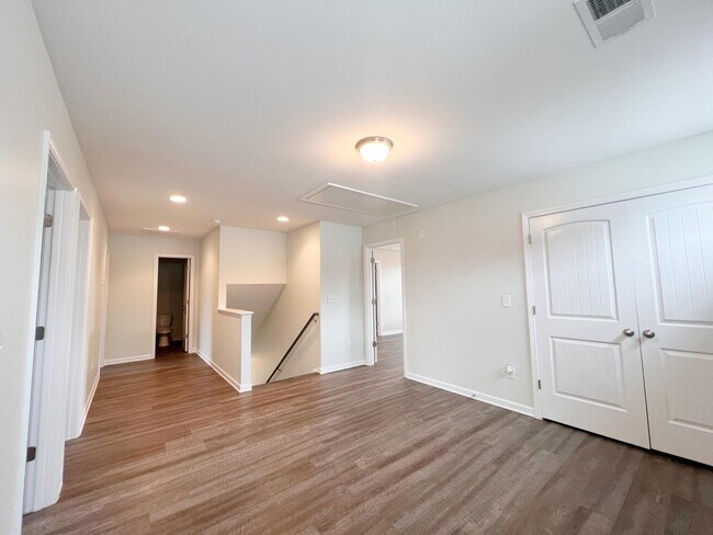 Building Photo - 720 Stilmore Dr