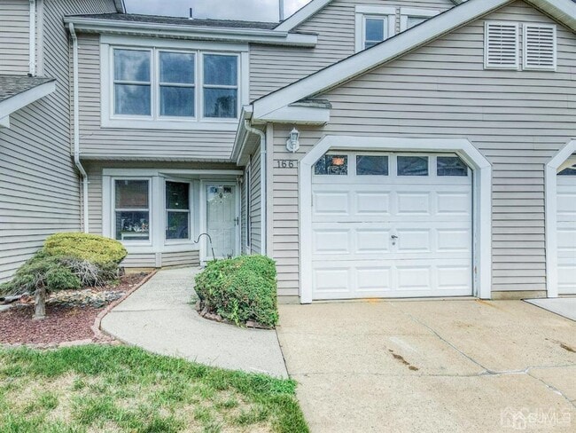 Building Photo - 166 Stults Ln