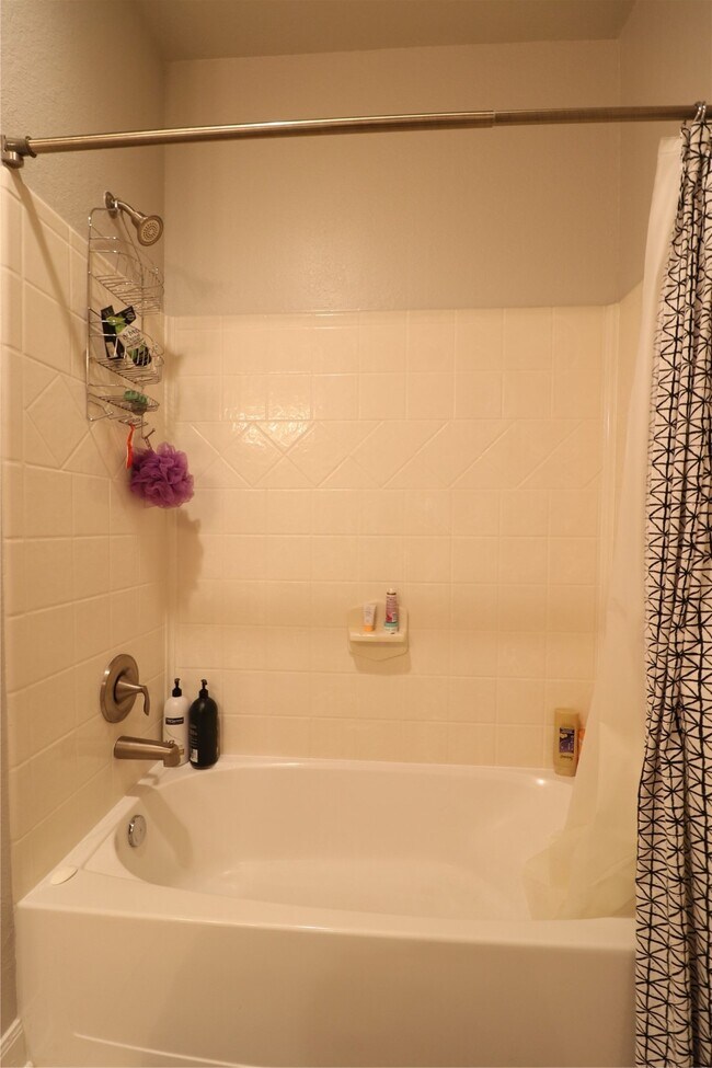 Building Photo - 6126 Emberwood Falls Dr