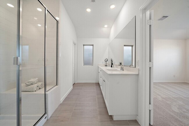 Building Photo - 4823 Shimmer Side Dr