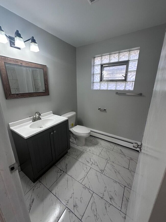 Building Photo - 4536 S Springfield Ave