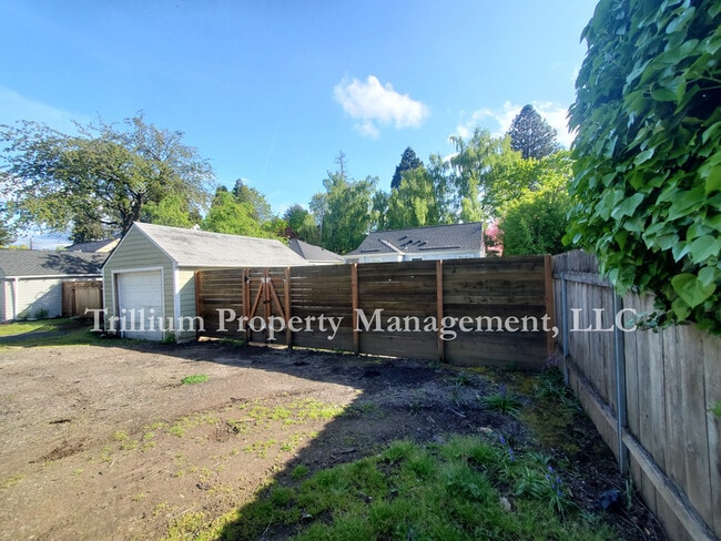 Building Photo - 4835 N Willamette Blvd