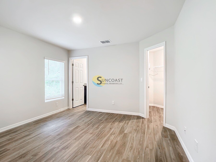 Building Photo - 2078 Redmond St