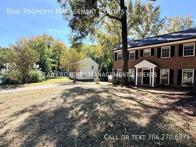 Building Photo - 8509 Golf Ridge Dr