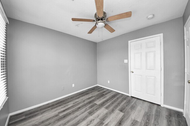 Building Photo - 8126 Jutland Rd