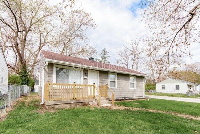 Building Photo - 3448 N Leland Ave