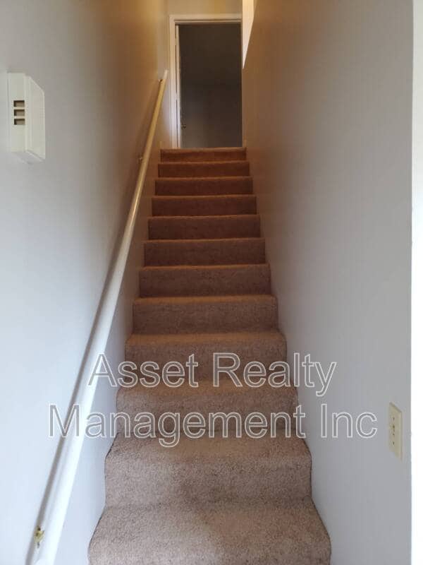 Building Photo - 1058 Martha Glass Dr
