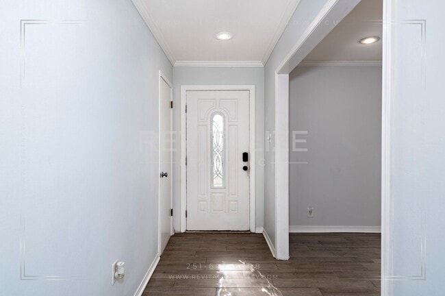 Building Photo - Immaculate 3BR / 2BA Home in Carriage Hills