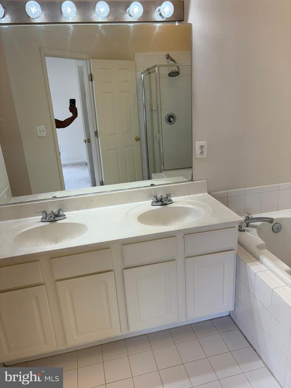 Building Photo - 46239 Milthorn Terrace