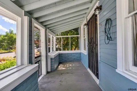 Building Photo - 529 Rudd Ave