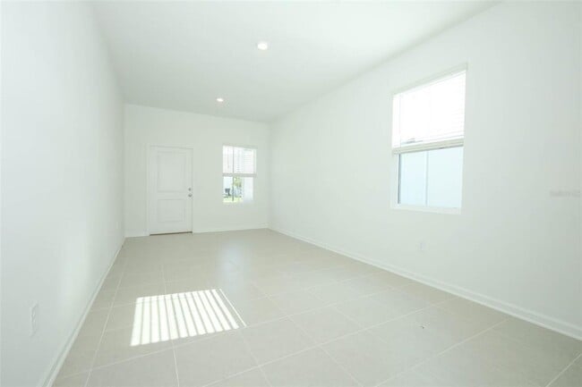 Building Photo - 2618 Skyline Lp