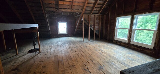 Building Photo - 55 Farbridge St