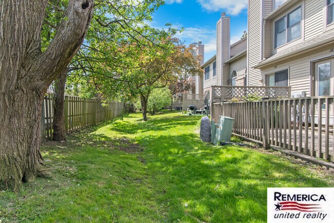 Building Photo - 45189 Horseshoe Dr
