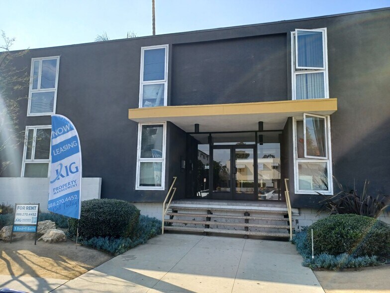 Building Photo - 7347 Haskell Ave