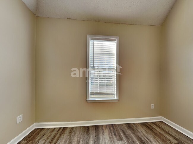 Building Photo - 4946 Rivercrest Ln