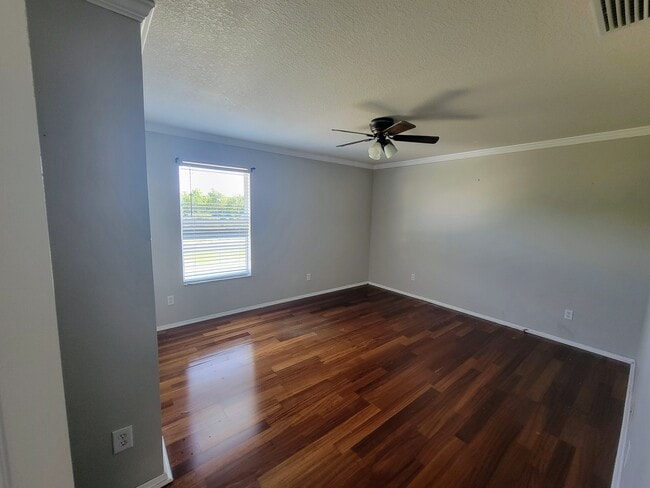 Building Photo - Sonnet Glen