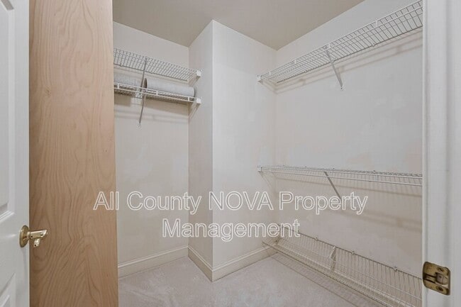 Building Photo - 11776 Stratford House Pl