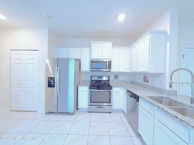 Building Photo - 365 Coastline Wy