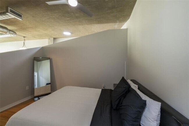 Building Photo - 943 Peachtree St NE