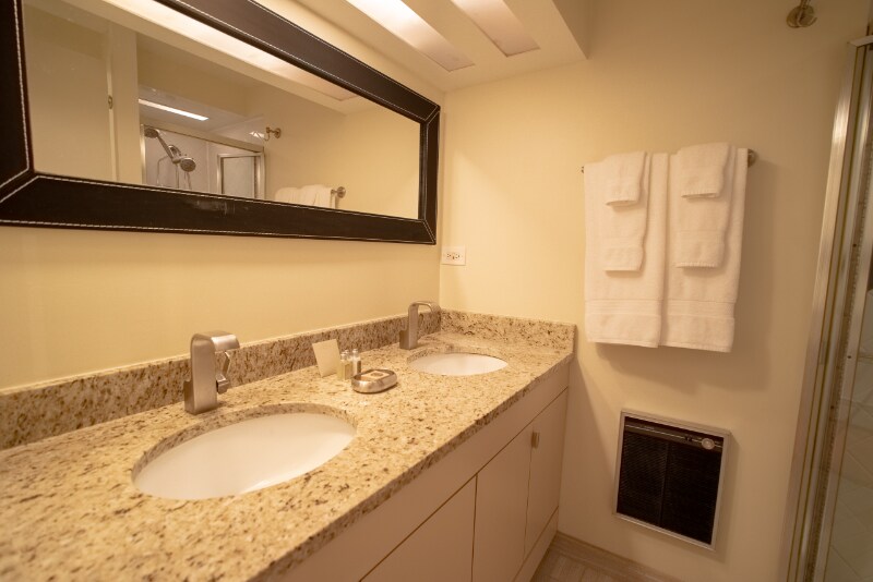 Building Photo - 830 W Altgeld St