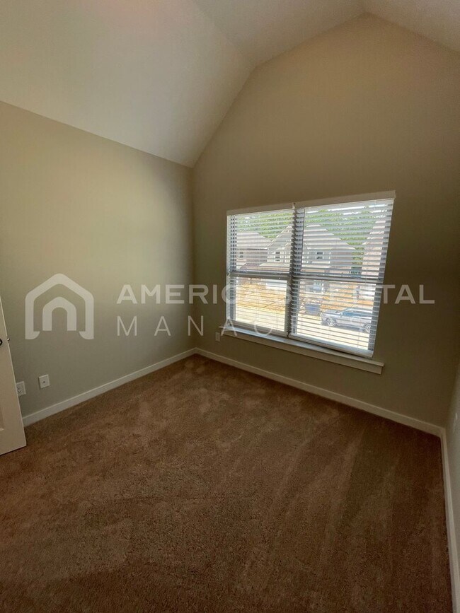 Building Photo - 298 Shiloh Creek Dr