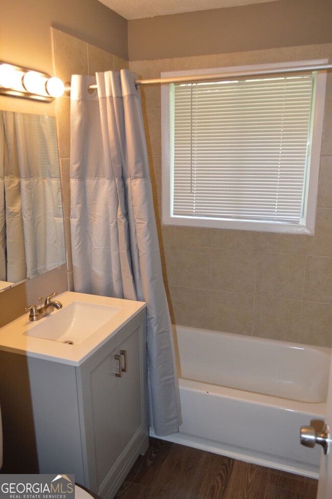 Building Photo - 8859 E Main St