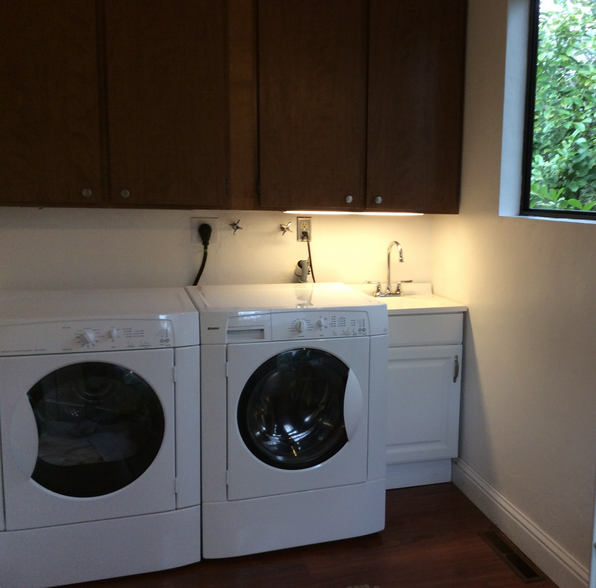 Laundry Room - 3256 Martin Rd