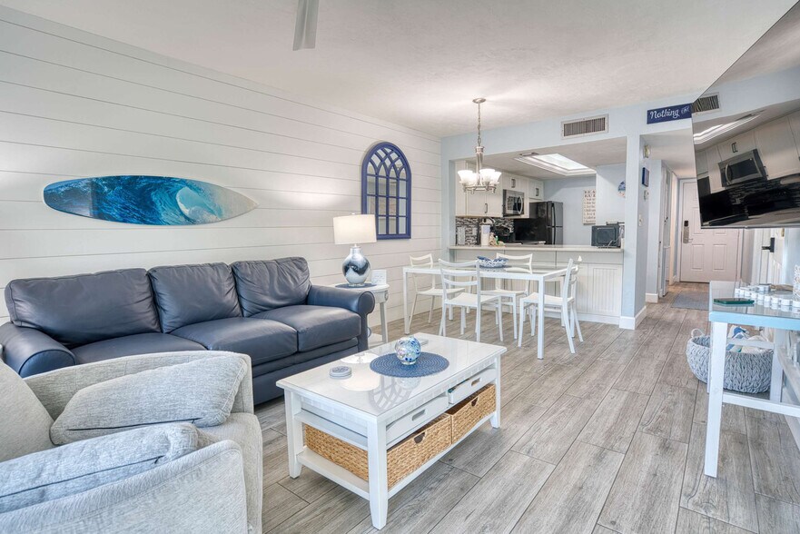 Building Photo - 600 Neapolitan Way