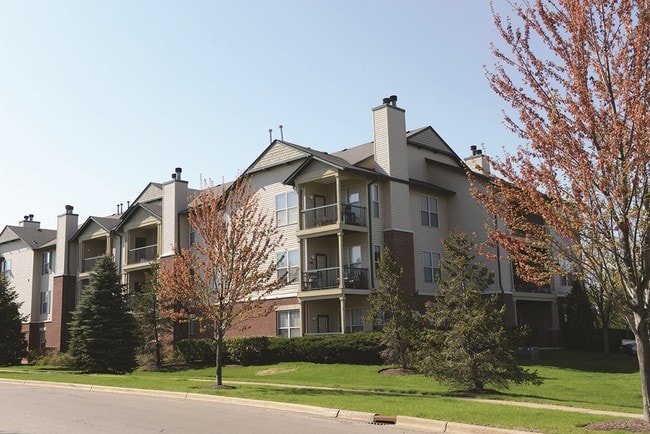 Building Photo - The Meadows at River Run