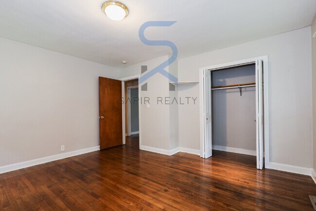 Building Photo - 4259 Lamar St