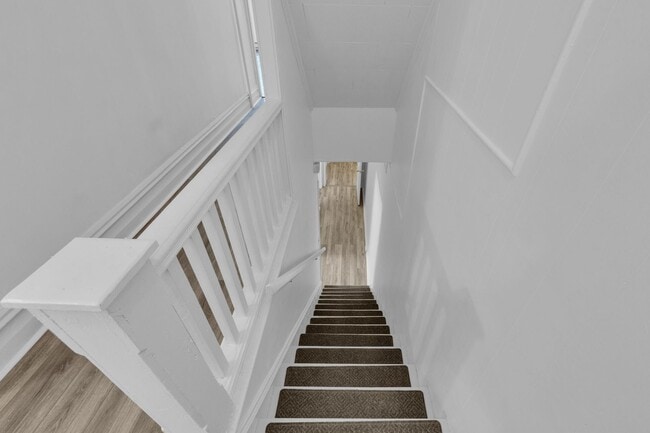Building Photo - Spacious 5-Bed Renovated Home with Modern ...
