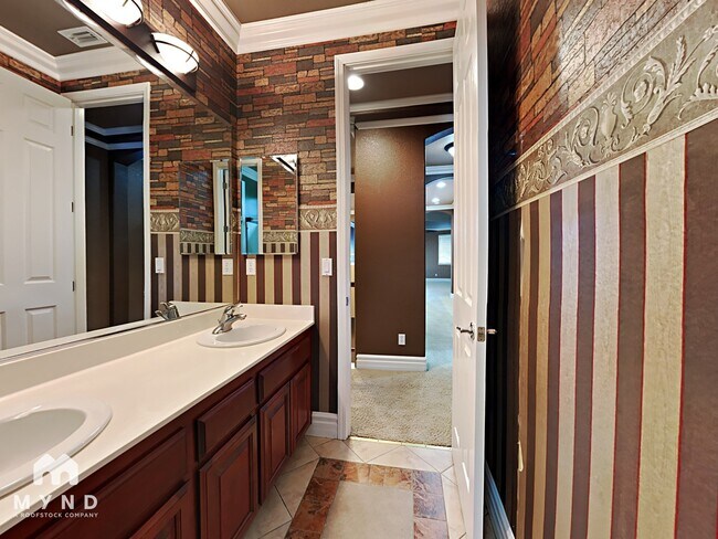 Building Photo - 9351 Palmerson Dr