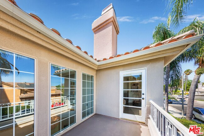 Building Photo - 5711 Aura Ave