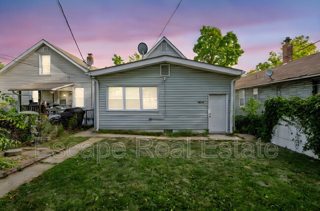 Building Photo - 5834 Victoria Ave