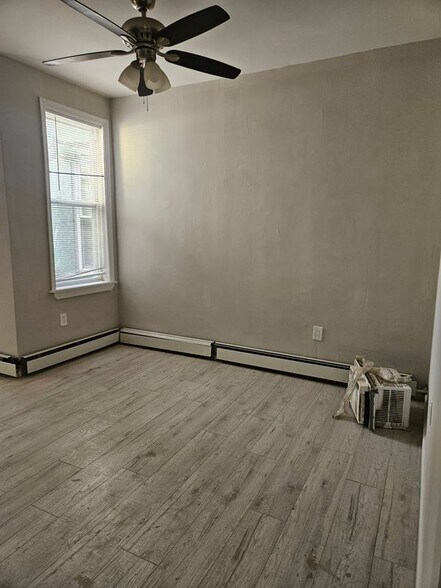 Building Photo - 5325 Webster St