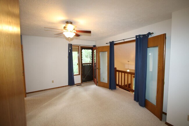 Building Photo - 4 Bedroom Eagle River Home!